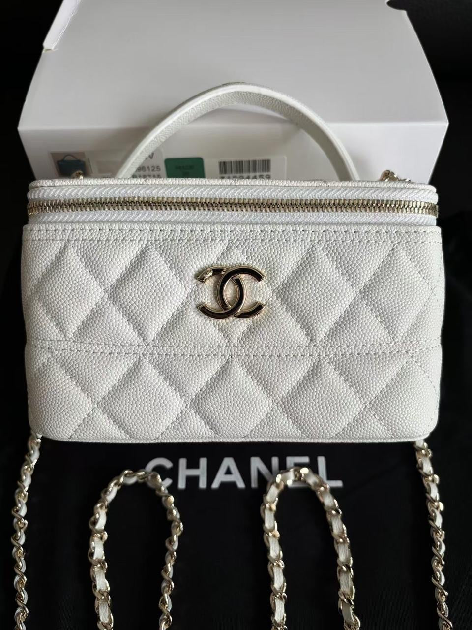Quilted Bag with Gold Handle – Classic Elegance