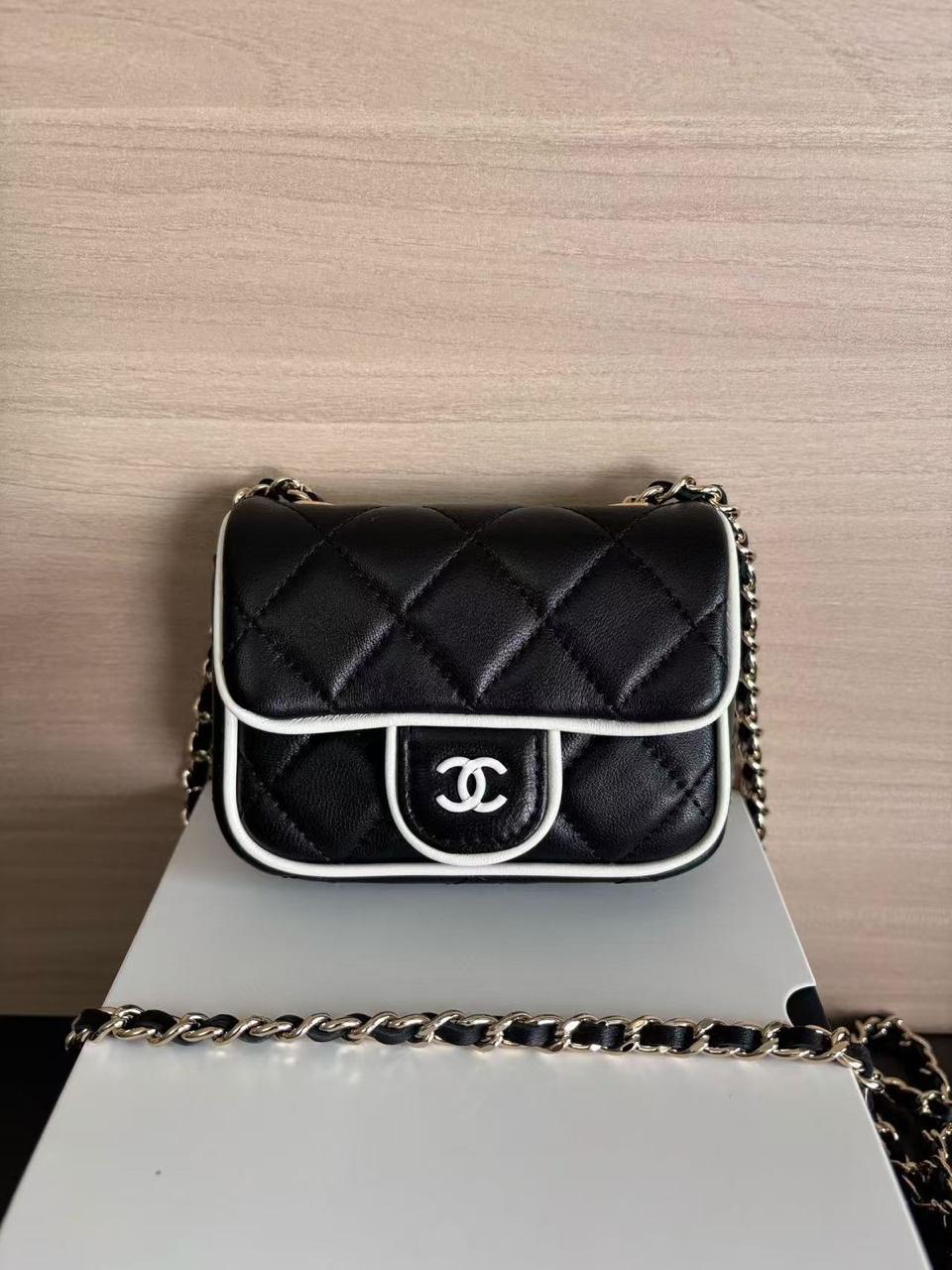 Mini flap bag