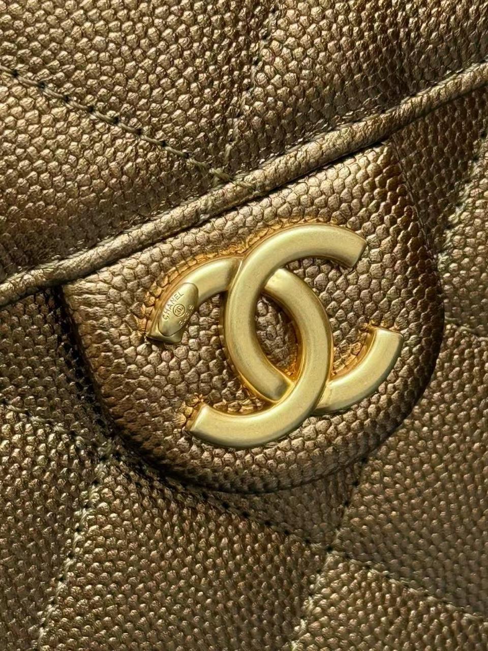 Quilted Bucket Bag – Burgundy Edition